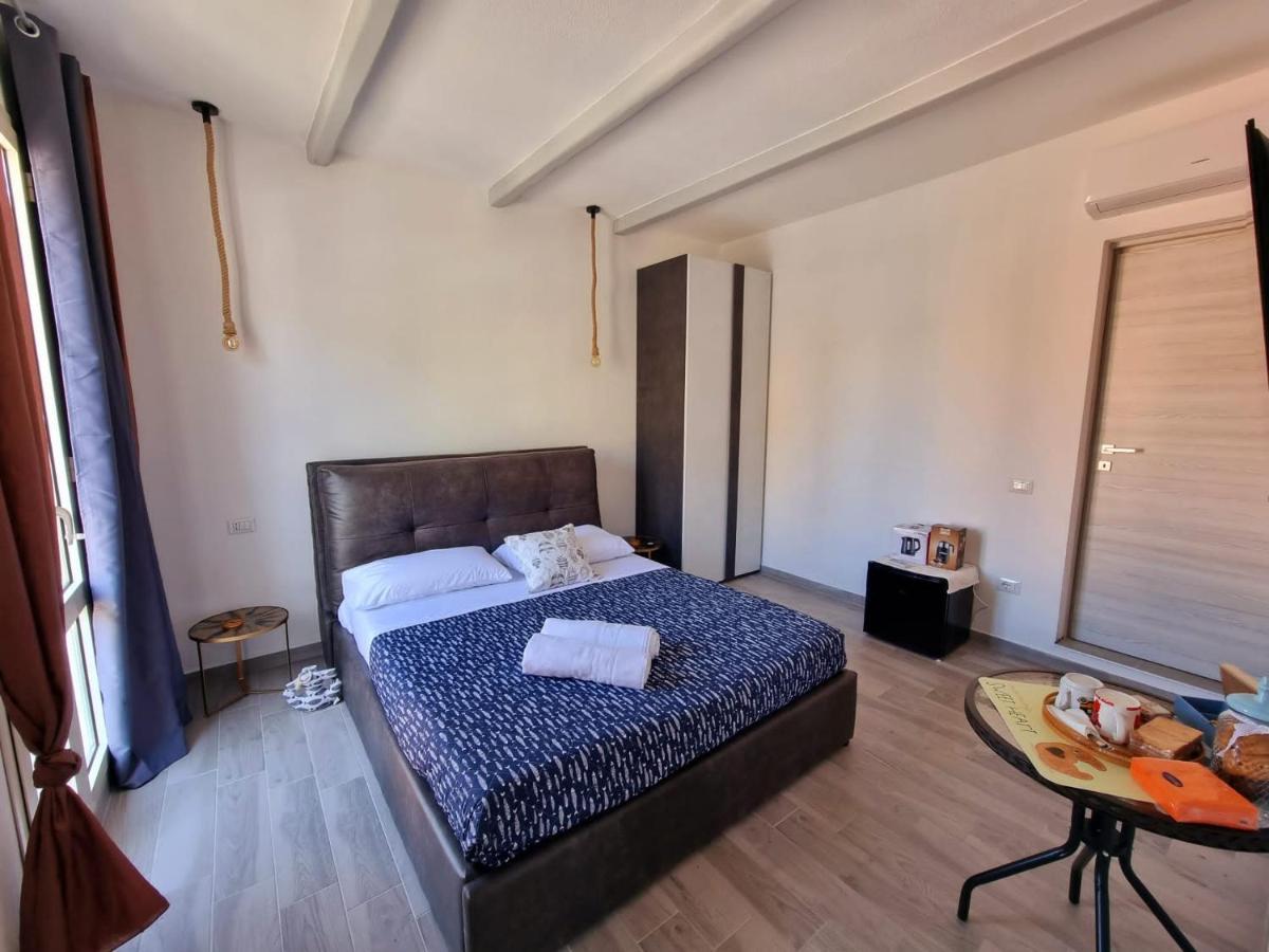 Suite Cornelia ซานตา เตเรซา กัลลูรา ภายนอก รูปภาพ