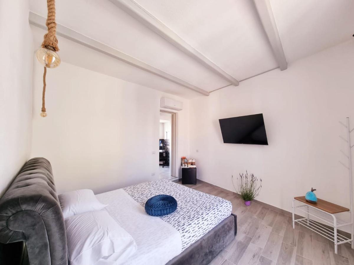Suite Cornelia ซานตา เตเรซา กัลลูรา ภายนอก รูปภาพ